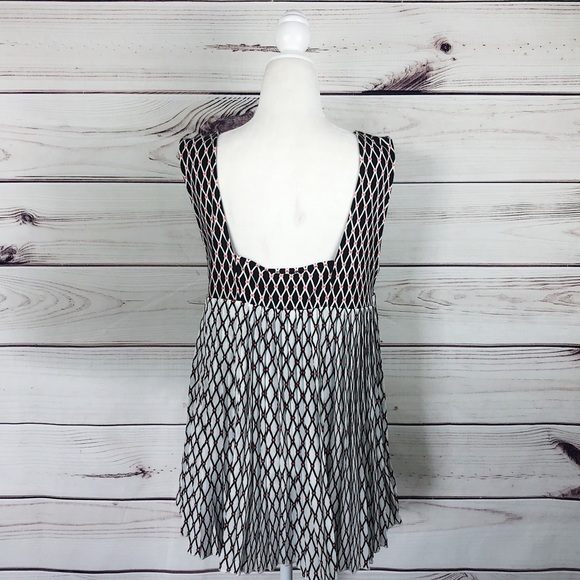 Deletta Anthropologie Pleated Diamond Tank Large - Picture 6 of 11
